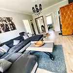 Iranybereny Rezidencia Apartment